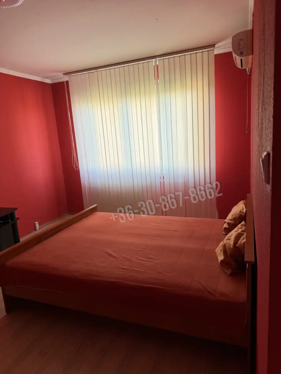 Albérlet, kiadó újszerű panellakás, Dunaújváros