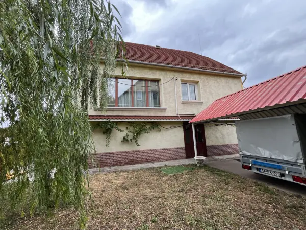 Eladó családi ház, Dunaújváros 5 szoba 250 m² 69 M Ft