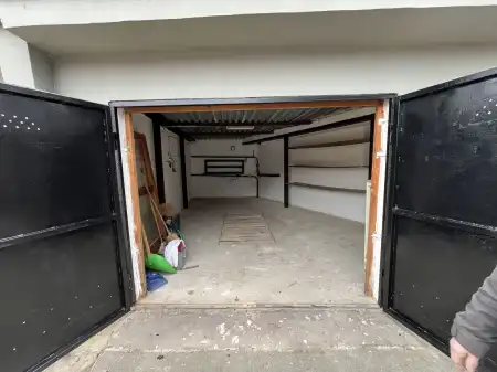 Eladó garázs, Dunaújváros 22 m² 6.5 M Ft