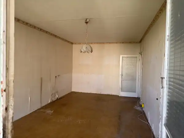 Eladó panellakás, Dunaújváros 2 szoba 52 m² 23.5 M Ft