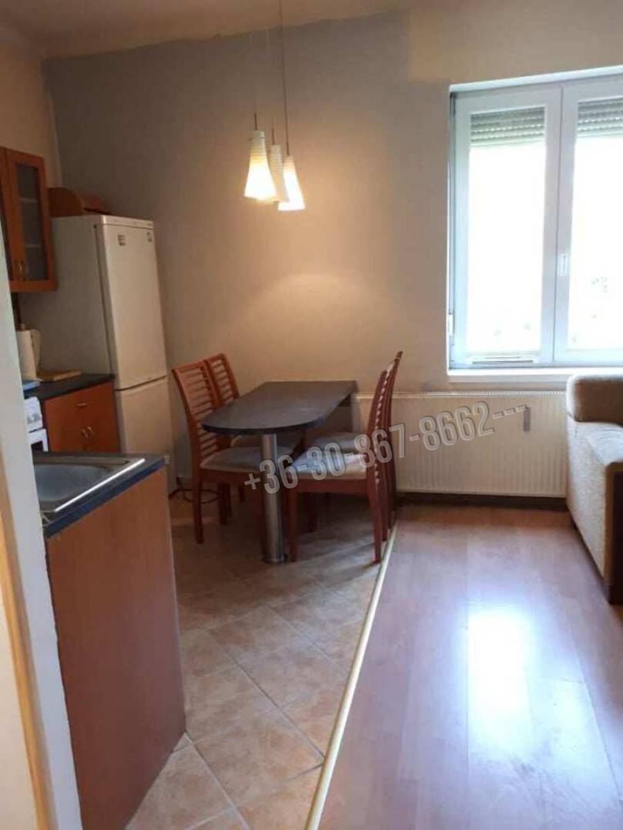 eladó téglalakás, Dunaújváros