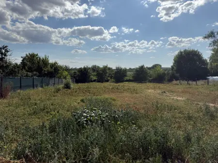 Eladó telek, Nagyvenyim 900 m² 8 M Ft