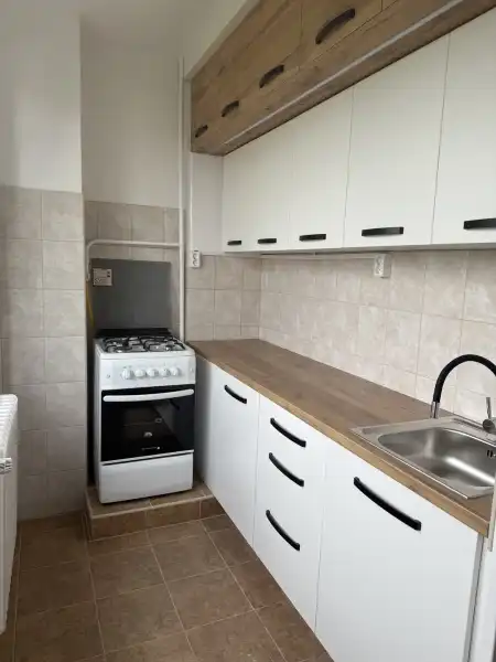 Kiadó panellakás, Dunaújváros 2 szoba 53 m² 140 E Ft/hó