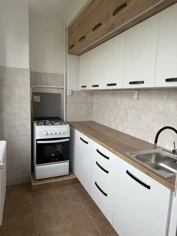 Kiadó panellakás, Dunaújváros 2 szoba 53 m² 140 E Ft/hó